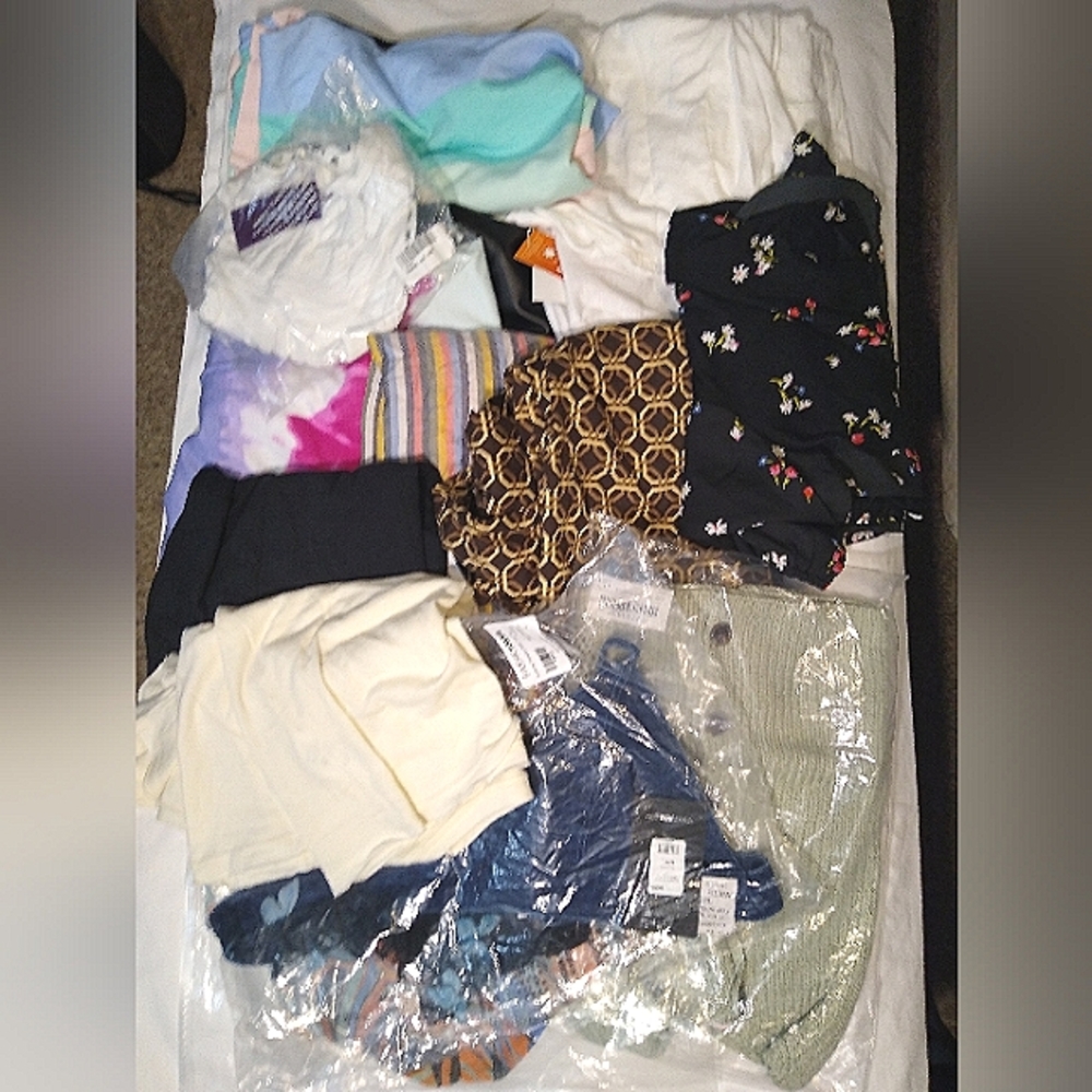 Women's Clothing Lot 13+ Pieces Mostly Brand New Items Mostly Small
